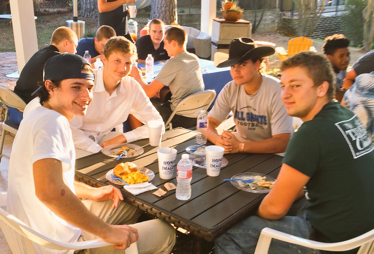 cobbteach's tweet photo. So much fun feeding the @AllSaintsTyler Trojan varsity football players last night. Proud of these young men. #goases @GoASESTrojans https://t.co/pNmx7qvw99