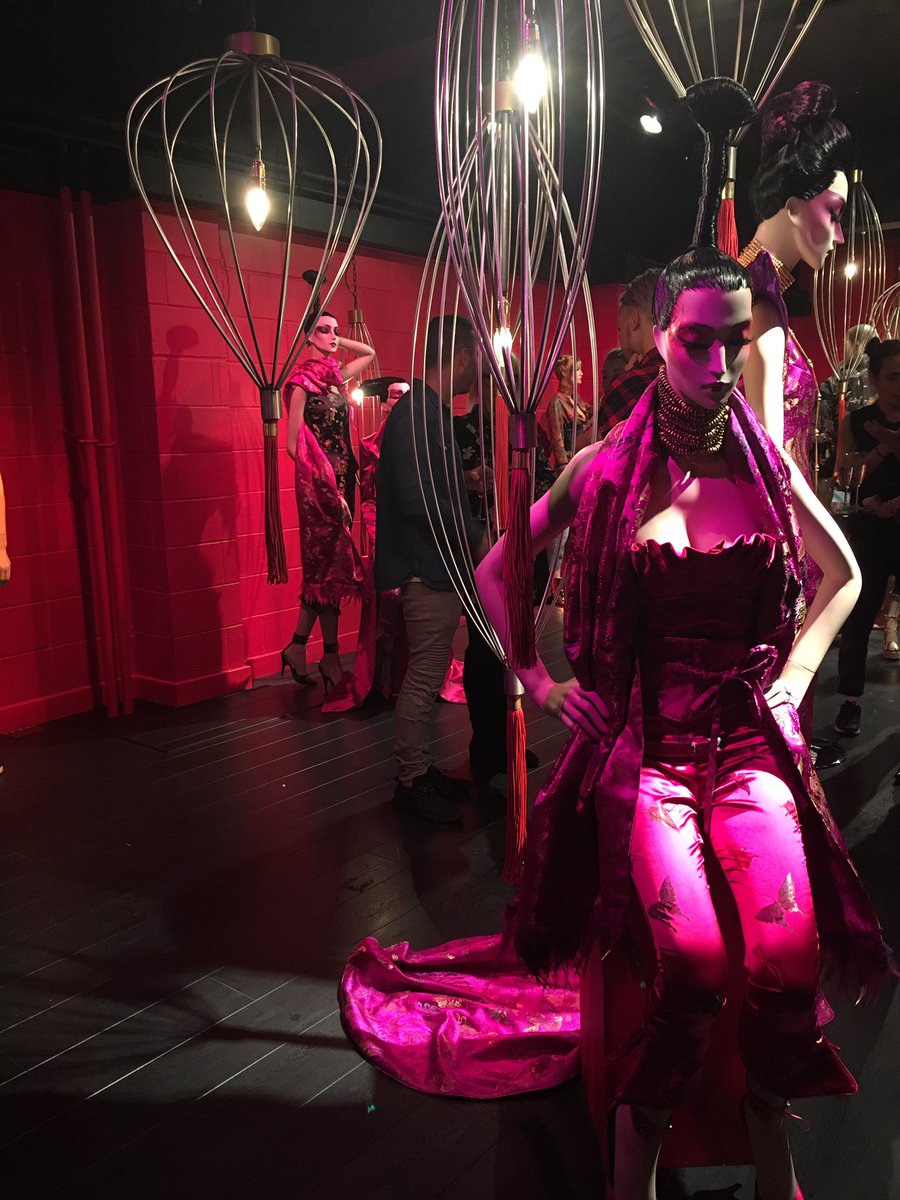 TennLtd's tweet photo. Rootstein P A R T Y #goteamtenn #vm #mannequin #rootstein #windowdisplays #london #networking https://t.co/o6jdv1hWmP
