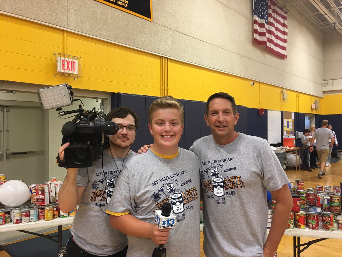 Great time at #SchoolSpirit13 rally with photog <a href="/Zak_Morin/">Zak Morin WGME</a> and <a href="/MBHSAthletics/">Mt. Blue Athletics</a> #CougarNation on #SchoolSpirit13 on #GDM <a href="/WGME/">CBS 13 News</a> @FeedingMaine