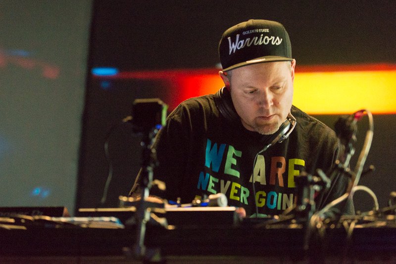 MassAppealRecs's tweet photo. .@DJShadow has finished the European leg of his #TheMountainWillFall Tour! 📸: @GigJunkies https://t.co/9s4QFWVpls