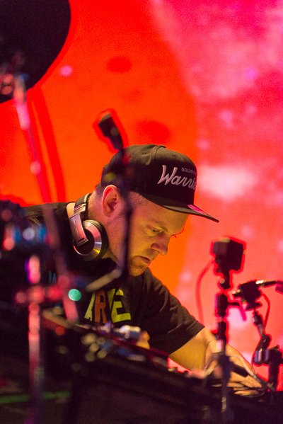 MassAppealRecs's tweet photo. .@DJShadow has finished the European leg of his #TheMountainWillFall Tour! 📸: @GigJunkies https://t.co/9s4QFWVpls