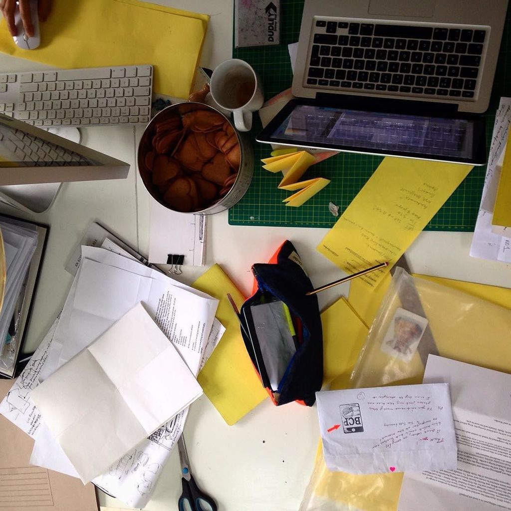 eileenwhiteart's tweet photo. #bookcasepress getting together with @koboscoart to finalise #hyde900projectspace2017 #moderndaymanuscripts and #bookmaking #workshop as pa… https://t.co/tyWz6XZD8E