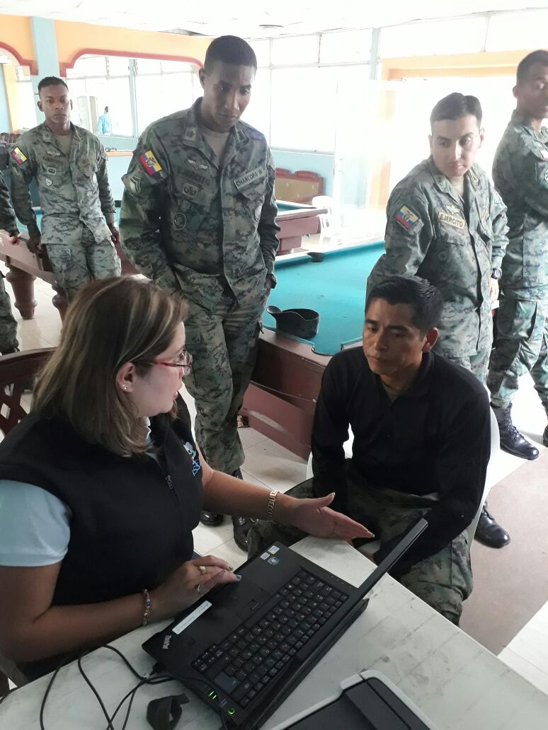 ISSFA_ECUADOR's tweet photo. #StoDomingo | Personal de BEE-67 "Montufar" reciben conferencia informativa
🔘 Recuerda: Contamos con punto de atención en #CharlasISSFA https://t.co/0WxEyj1iVP