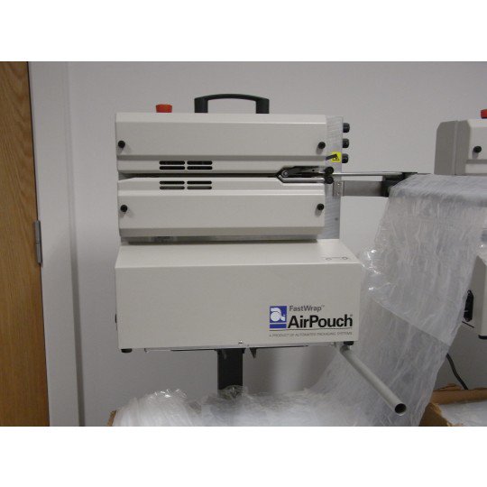 CastleSupplies's tweet photo. Produce #bubblepackaging on demand, reducing packing time & storage space: https://t.co/6Z8uKlX7Vy #Packaging #Protection #B2BHour #BizHour https://t.co/R1wE9GC4JY