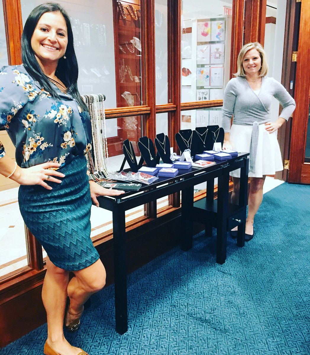 CreationsbyCC15's tweet photo. GREAT NEWS! You can find our jewelry displayed at the Intercontinental Hotel gift shop in Cleveland!! Stop by! 💜💜💜 #Jewelry #CreationsbyCC https://t.co/W0agBaU8k6