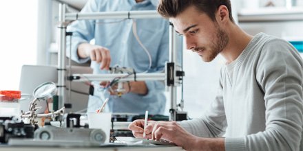 KVK_NL's tweet image. Ondernemers krijgen meer ruimte voor ondernemen met minder regels bit.ly/2yGL1VJ #regeerakkoord #zzp