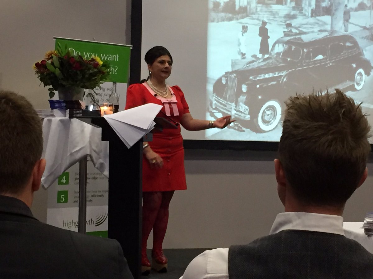 SteveJudge's tweet photo. @TamieAdaya from @hotelshangrila talking about her clear vision of her AMAZING hotel #highgrowthsummit @ShangriLaHotels #HGS17 https://t.co/jvs5xbcecH