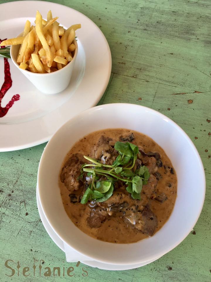 FoodBlogCT's tweet photo. This Fillet Mignon at @SteffaniesSSW is served medium with button mushrooms, onion and brandy cream sauce! https://t.co/mS9veCIeMR https://t.co/AsKmEOUo1C