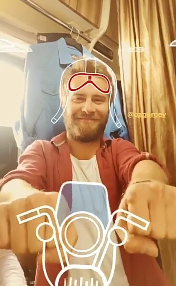 Naji4Yasmin's tweet photo. 😂😂💙
#KırgınÇiçekler #ÖzgürÇevik #ToprakEren 🎈 https://t.co/cK42GqS3Zz