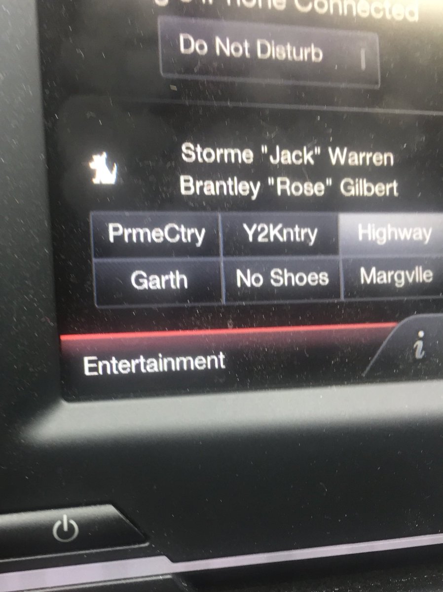 ghbennett3's tweet photo. @BrantleyGilbert @stormewarren epic performance to put a smile on everyone’s face. The title on the radio capped it off #thankyou #Titanic https://t.co/RDOf744EVg