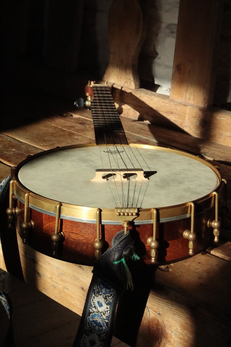 ewanmclennan's tweet image. ....for all you banjo geeks...It's sounding fantastic too. Us musicians owe a lot to our builders.