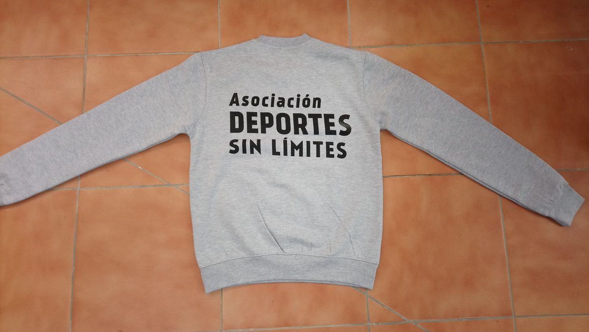 DeportSinLimite's tweet photo. Buenas tardes!
Mirad que sudaderas tenemos a la venta. Sólo 15€!
Elije color y talla. Mándanos un WhatsApp al 681 10 34 94
#YoMeUno https://t.co/bE17PeH0V1