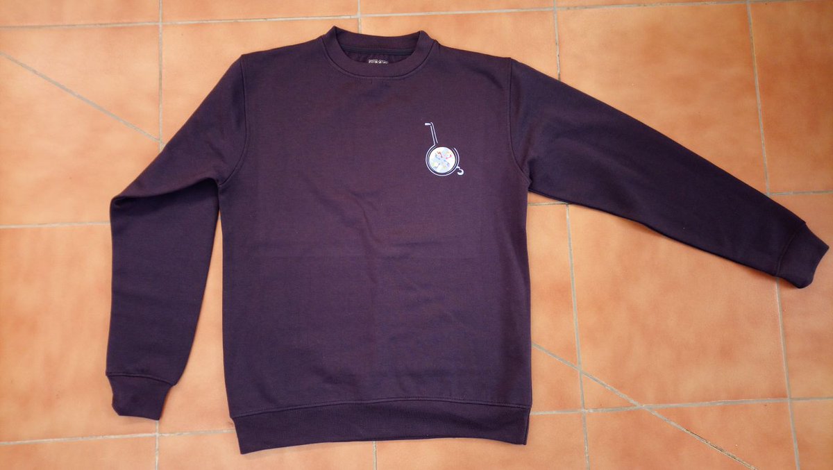 Buenas tardes!
Mirad que sudaderas tenemos a la venta. Sólo 15€!
Elije color y talla. Mándanos un WhatsApp al 681 10 34 94
#YoMeUno