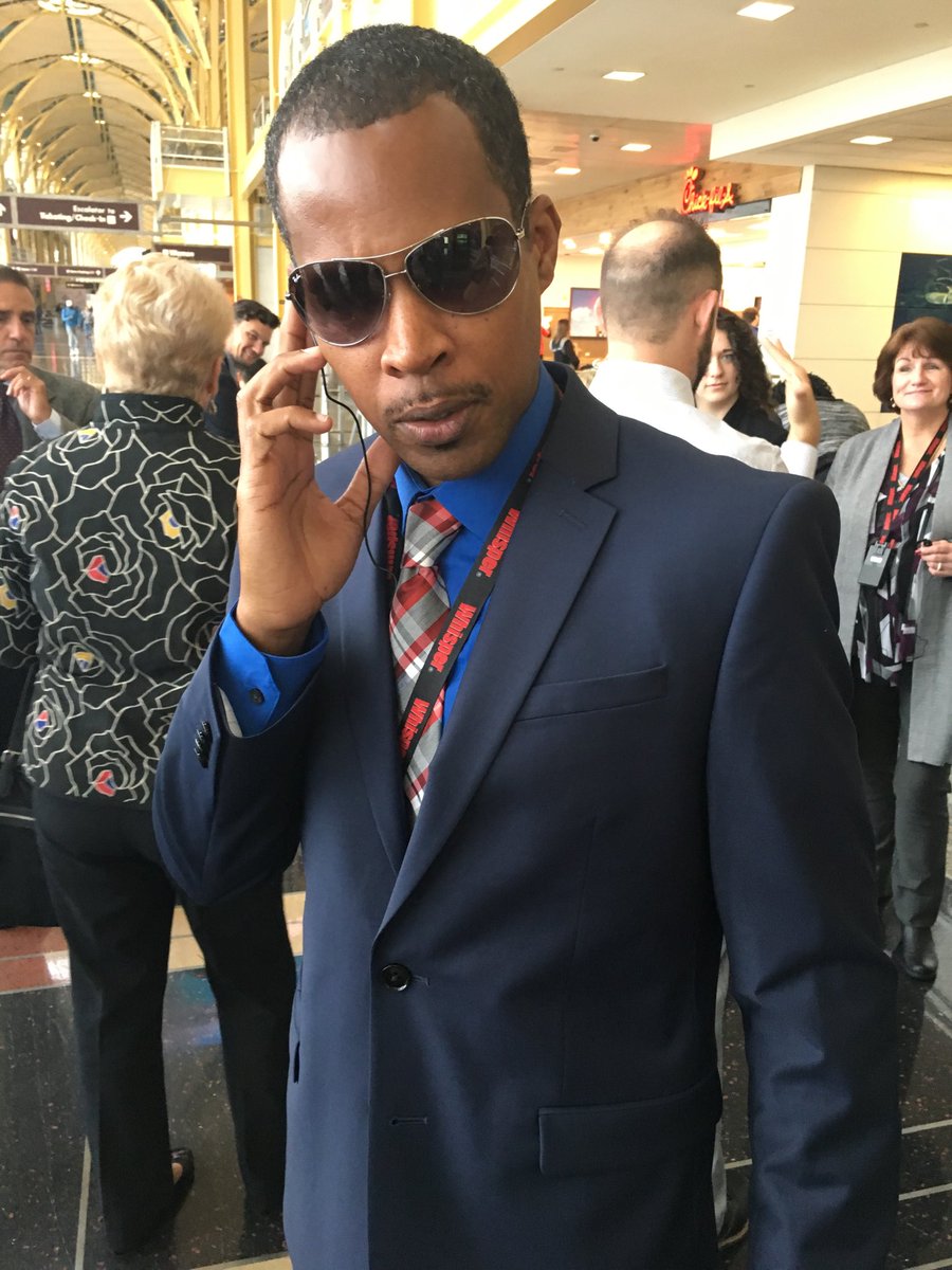 LaughLearnThink's tweet photo. Whisper technology. Worn by tour directors and the secret service. @ColeWorldTours #itmiday5 https://t.co/9PzysMHejL