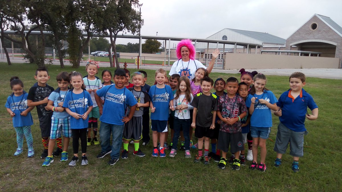 NISDCarson's tweet photo. Mrs. Lamoureaux's class is ready to conquer the Apex Fun Run!  @nisdcarson #apexfunrun #carsonrocks https://t.co/eFlC1RbU52