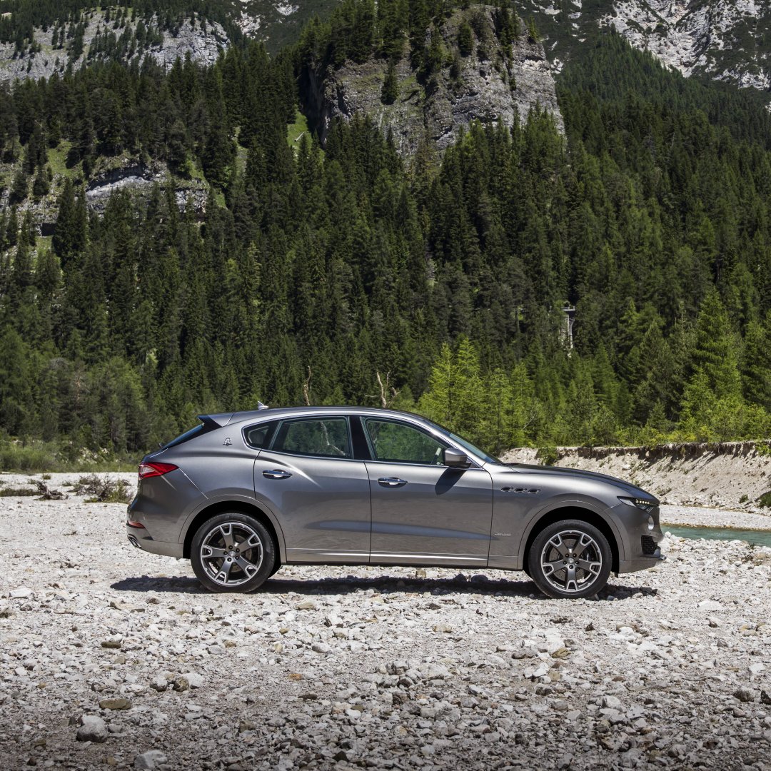 Leave the crowds behind and enjoy raw nature with style. Enhance your private world with #MaseratiLevante  bit.ly/MaseratiLevant…