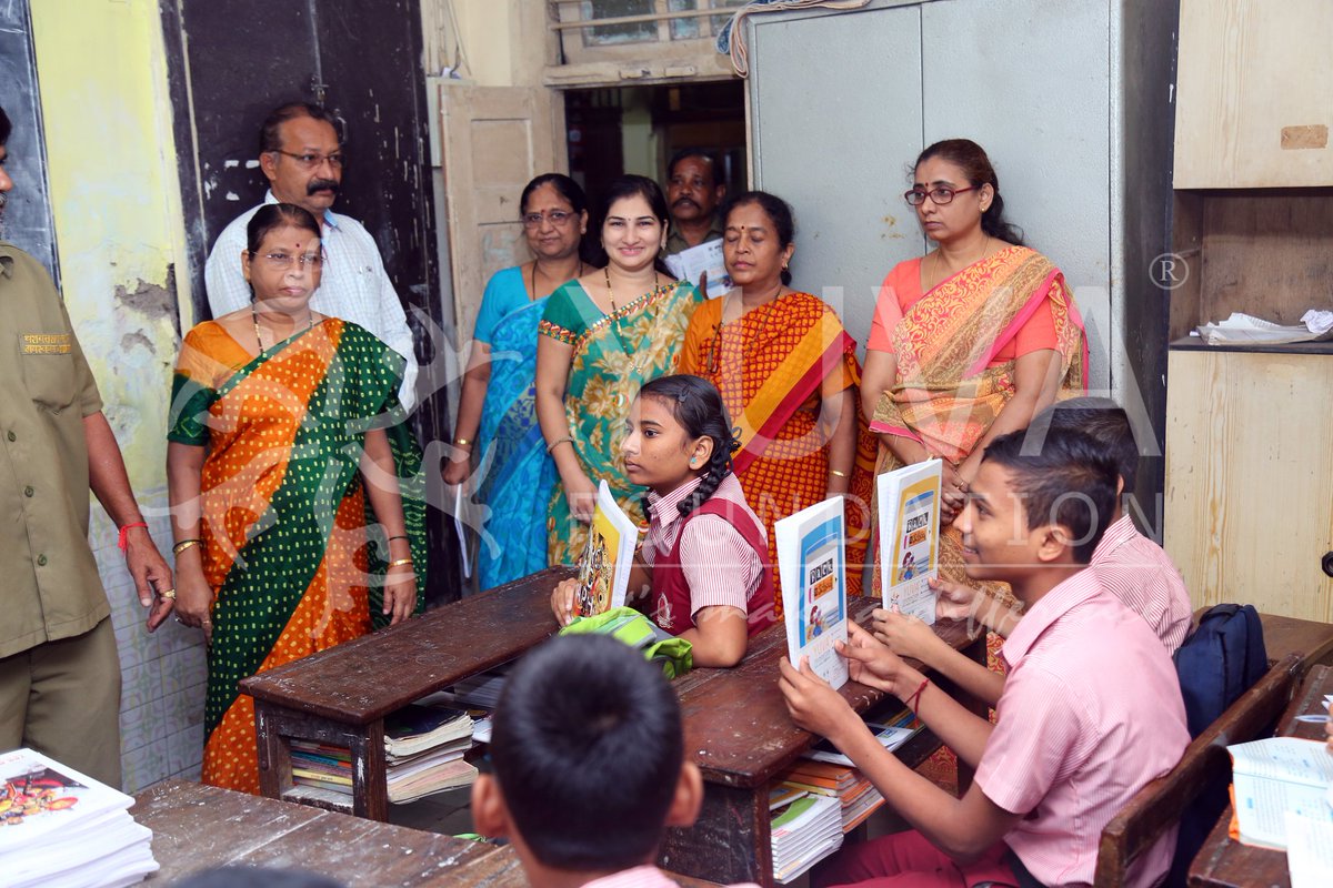 Yuva_Foundation's tweet photo. Each one of us has a right to education, but very few are fortunate enough to be born in family that can afford education. https://t.co/Mo7VRwpDdo
