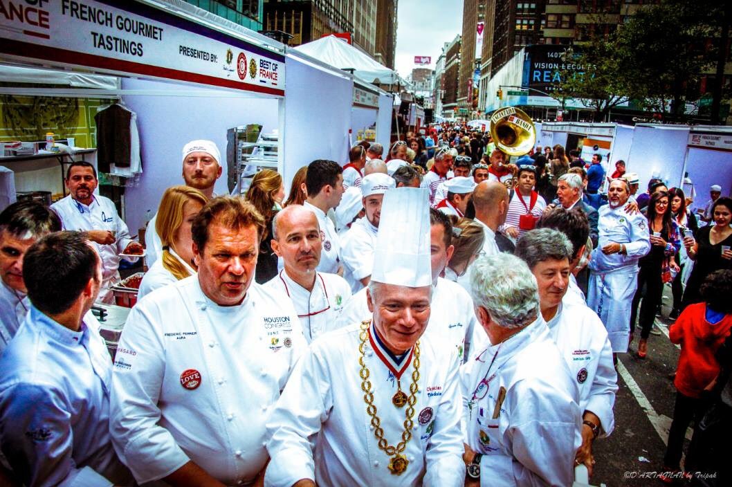 Nos maîtres cuisiniers de France  <a href="/MCFUSA/">MCF USA</a> à Best of France. Aujourd' hui ils éditent un livre de leurs meilleurs recettes pour notre plaisir
