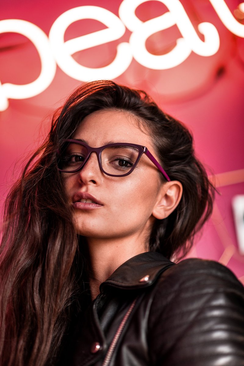 VogueEyewear's tweet photo. Crank up the volume to make sure they hear your #MetallicBeat. #ShowYourVogue #VogueEyewear https://t.co/crSNO0OSGS https://t.co/LQigUEiphn