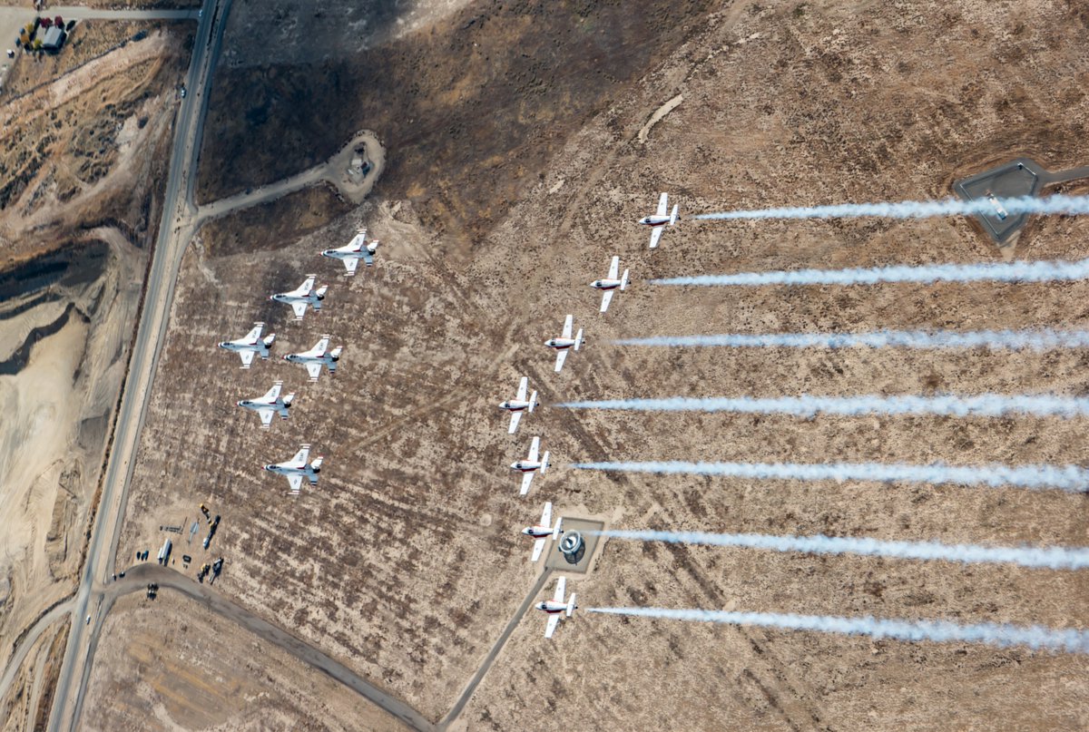 CFSnowbirds's tweet photo. An epic arrival to #GowenThunder as we fly in formation with #afThunderbirds in Boise, ID. Come and see for yourself! @RCAF_ARC #Canada150 https://t.co/9YLpoCBMFh