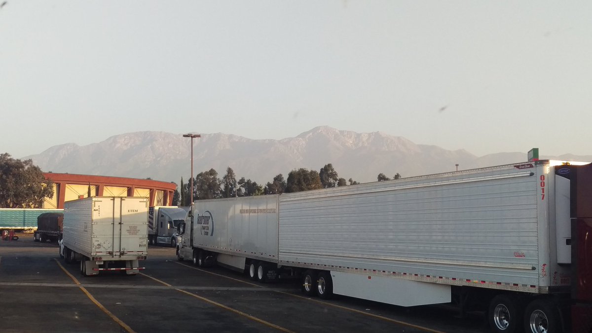 ariesme66's tweet photo. Morning view San Gabriel mnts https://t.co/k76AMcu3ch