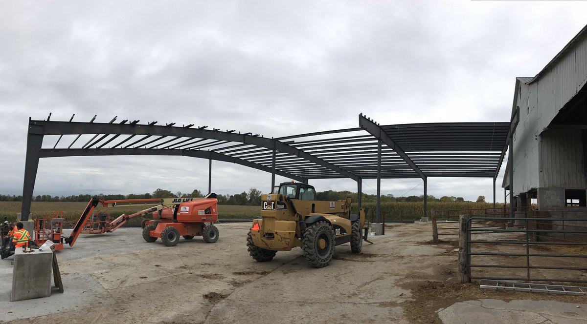 RSHFarms's tweet photo. Starting to look like a building now #build17 https://t.co/sLFG9WVJNN