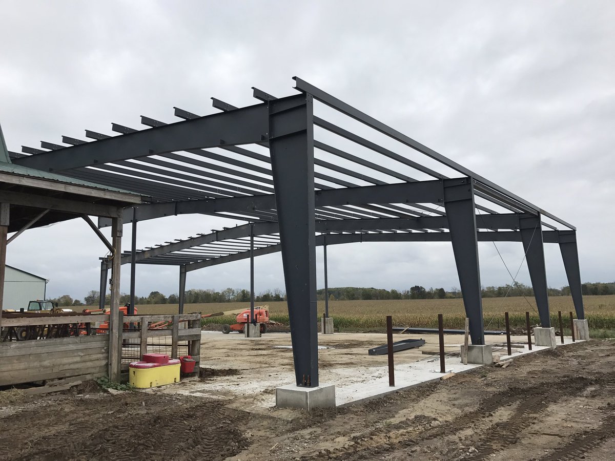 RSHFarms's tweet photo. Starting to look like a building now #build17 https://t.co/sLFG9WVJNN