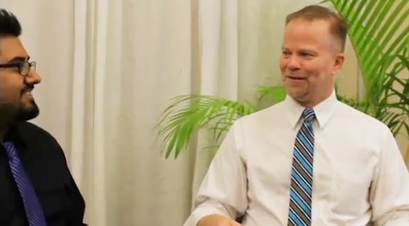 RishiMasalia's tweet photo. Interview w @kevinfolta #BetweenThePalms Ep7 talking twitter trolls | nerd shield | @talkingbiotech | #SciComm @ASPB https://t.co/NsSuqFkuAl https://t.co/wjsnN8H5gj