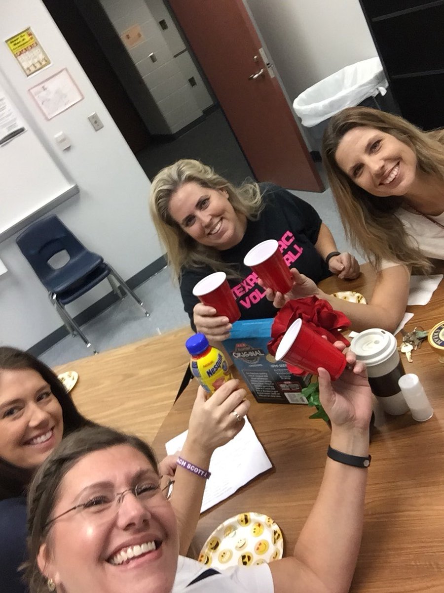 berwallace40's tweet photo. #TeamOutsideTheBox #KCTigersSprit @KleinCollins https://t.co/BMlbMZwpKn
