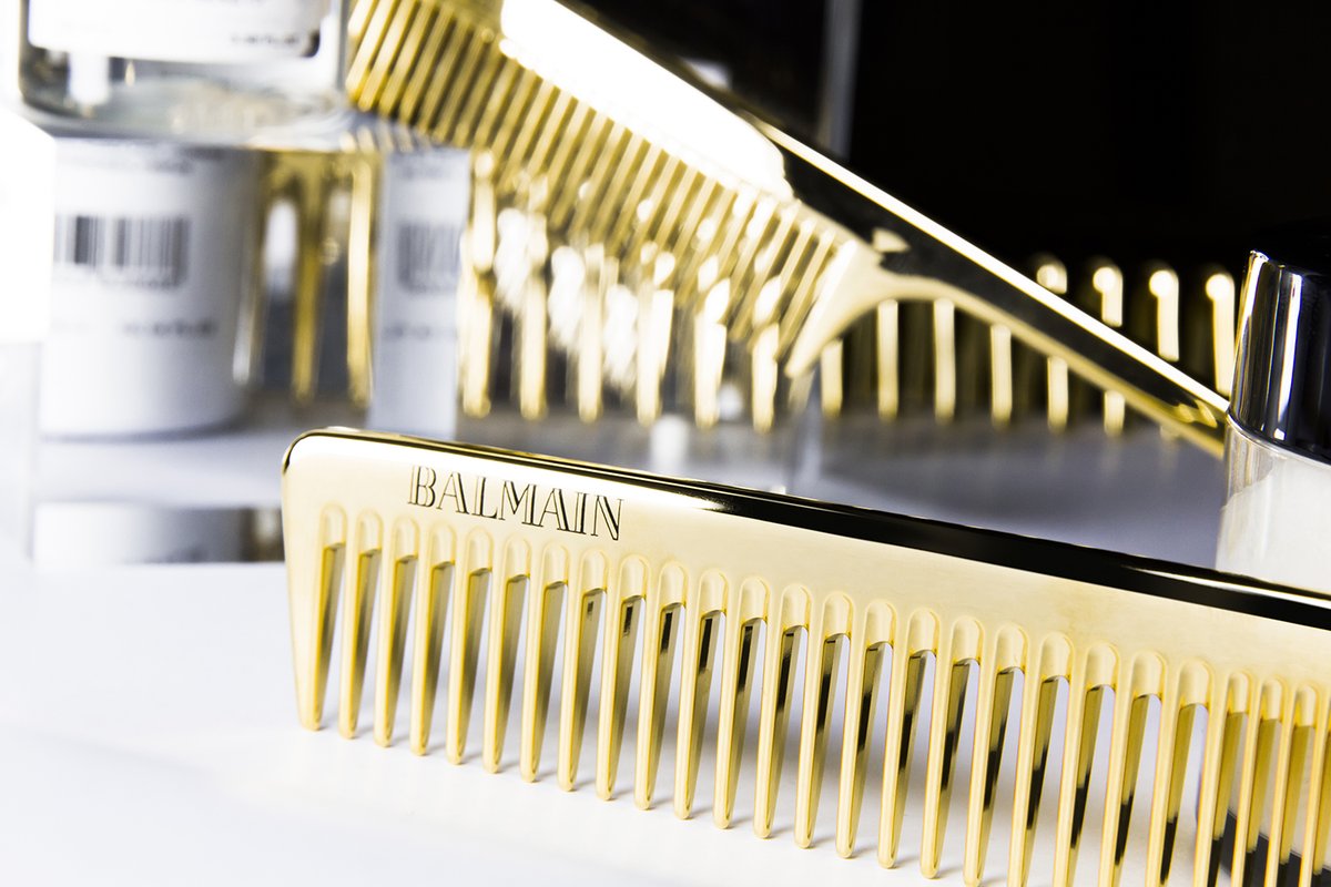 BalmainHairUK's tweet photo. Win the most luxurious set of 24 carat gold plated #BalmainHair #combs! #Competition to win all 3! Follow &amp; RT to enter. #Gold #Comb #Hairdressing #Luxury https://t.co/4OPeSRVylh