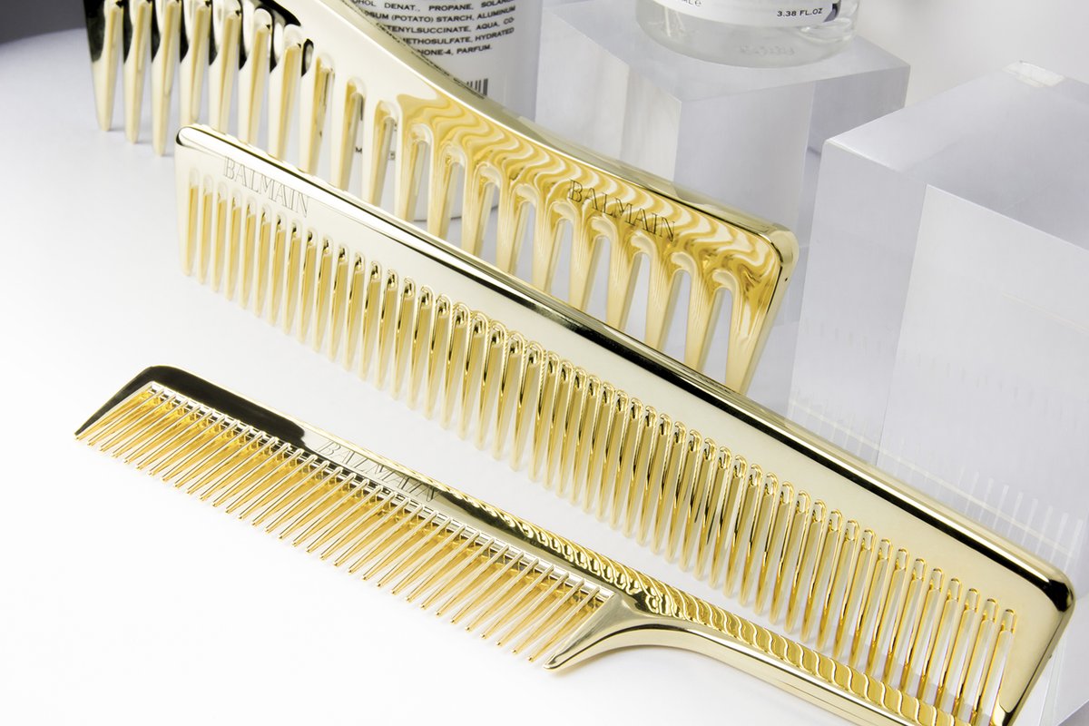 BalmainHairUK's tweet photo. Win the most luxurious set of 24 carat gold plated #BalmainHair #combs! #Competition to win all 3! Follow &amp; RT to enter. #Gold #Comb #Hairdressing #Luxury https://t.co/4OPeSRVylh