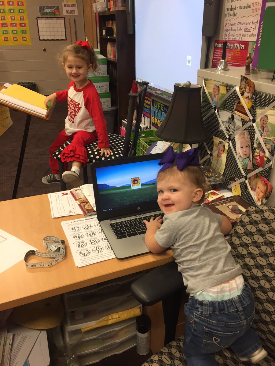 sefinch81's tweet photo. Had some helpers yesterday! They helped make a BIG mess 😍 https://t.co/sQbzzrPVsf