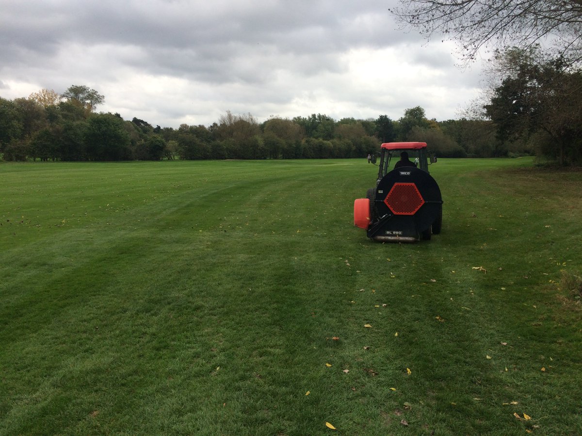 westmiddgc's tweet photo. Our new leaf blower in action #whatleaves https://t.co/VZY1JLOJmj