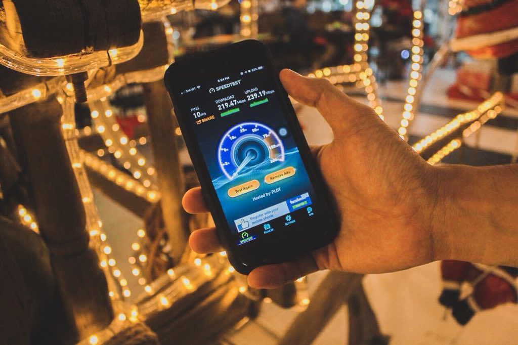 LiveSmart's tweet image. Testing the #SmartWiFi speed here 😉 #SmartSpots