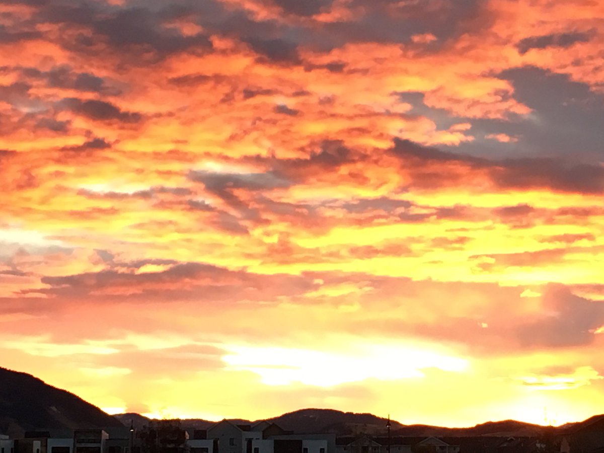 BSD7Schools's tweet photo. Caught this picture at CJMS this morning. Sun rising over the Bridger Mnts. #bsd7chat @BrianAyers5 #CJlearns https://t.co/TKmYpau0Ja