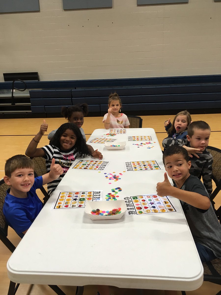traciholmgren's tweet photo. Our First Grade Super Improvers @BattleElem earned Emoji Bingo today! @FreemanEBE https://t.co/E83ihhcZrd