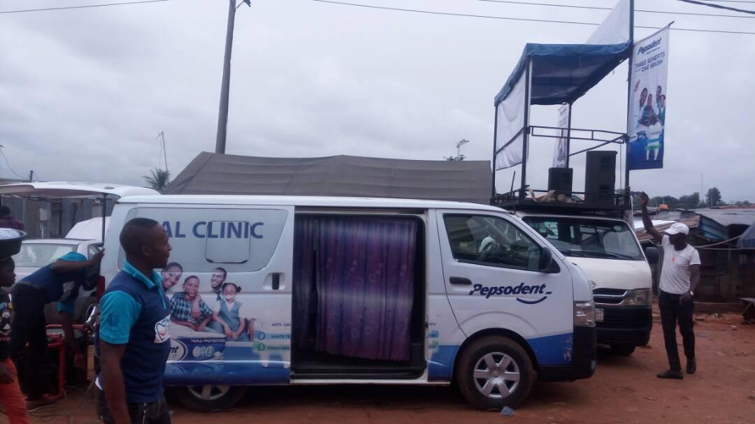 CharlotteXpertS's tweet photo. Free dental check and treatment going on now at Abraka market, Asaba, Delta State. Powered by Pepsodent.
#SmileMore #3in1Protection https://t.co/Jj7kPnSESb
