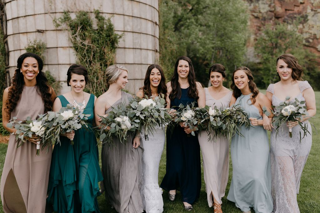 This jewel-toned #bridesmaid style from today’s misty mountain #wedding <3 <3 <3 → buff.ly/2ydRHsD Image by Levi Tijerina