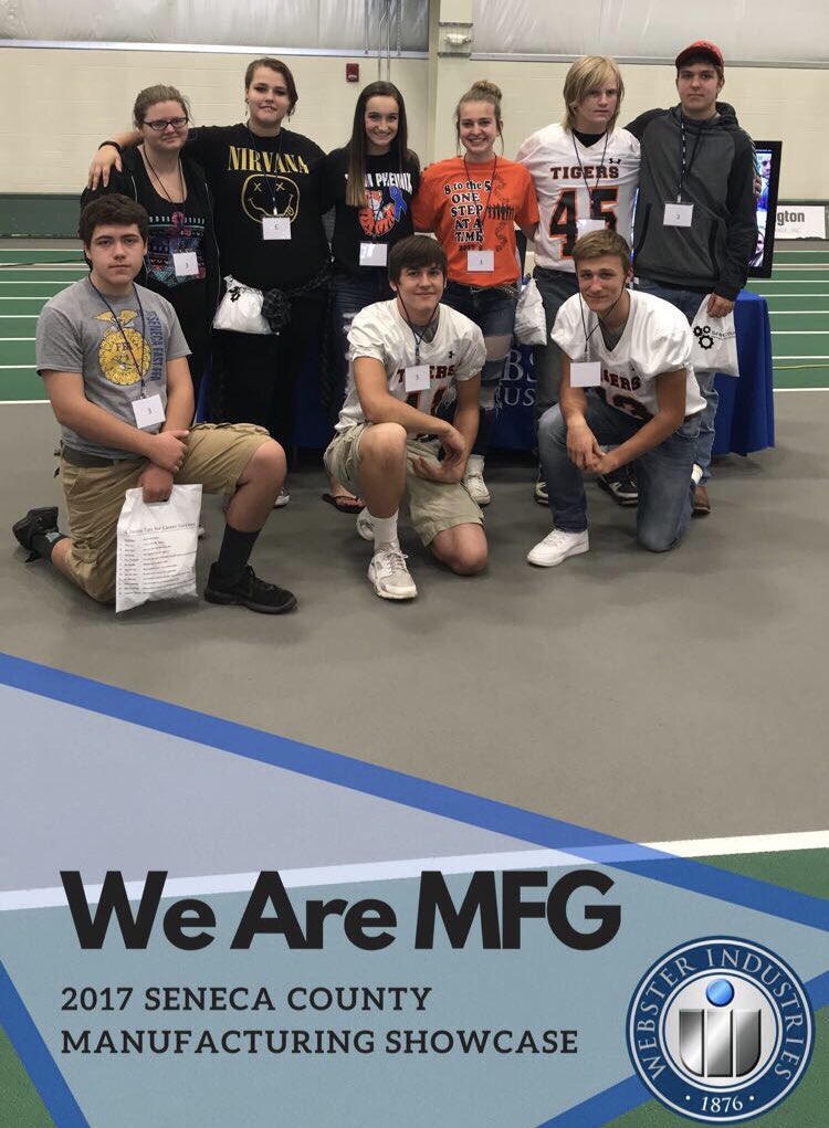 WebsterChain's tweet photo. Seneca East Blue 3 having fun with the #WebsterChainGang #SenecaCountyManufacturingShowcase #LinkingUsTogether #GOTIGERS 🐯 https://t.co/BxDA7oLFef