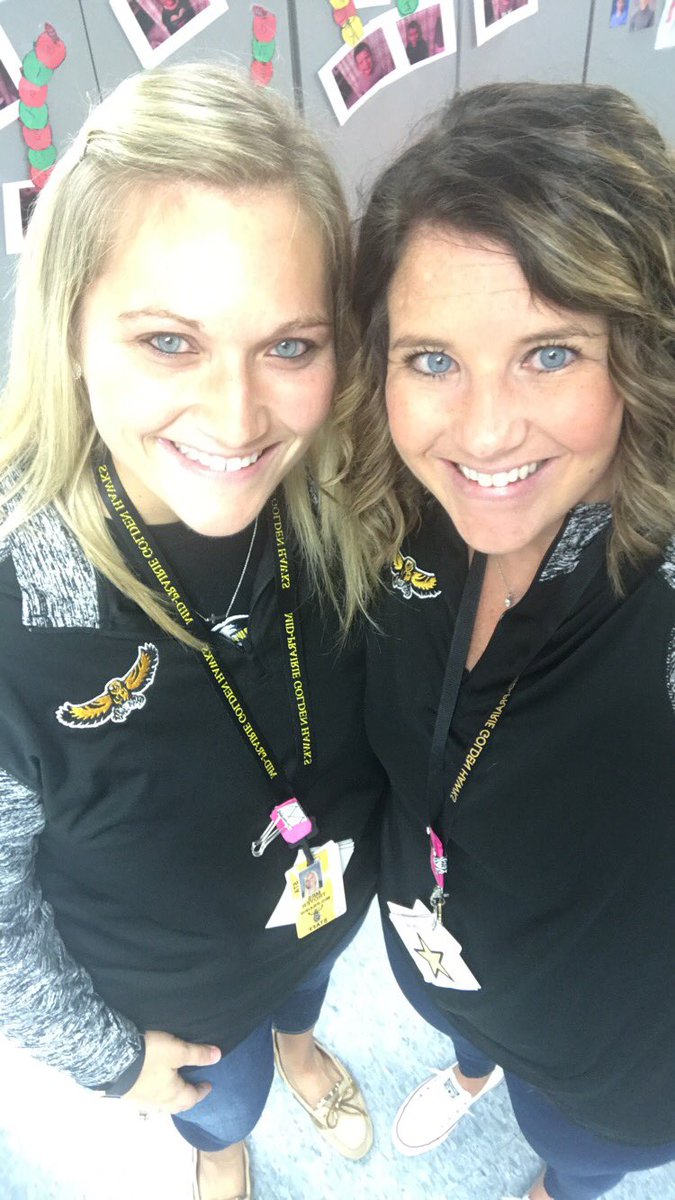 MrsR2015's tweet photo. Friday’s are for twinning!! #mphawks https://t.co/ovcMtx100m