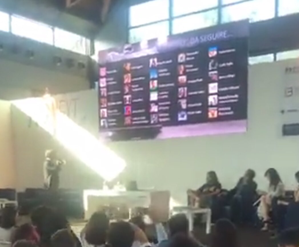 travelbloggerit's tweet photo. Sul palco di #TTGnext si parla di Travel influencer. #ttg2017 #ttgaitb https://t.co/r84FDHiGrA