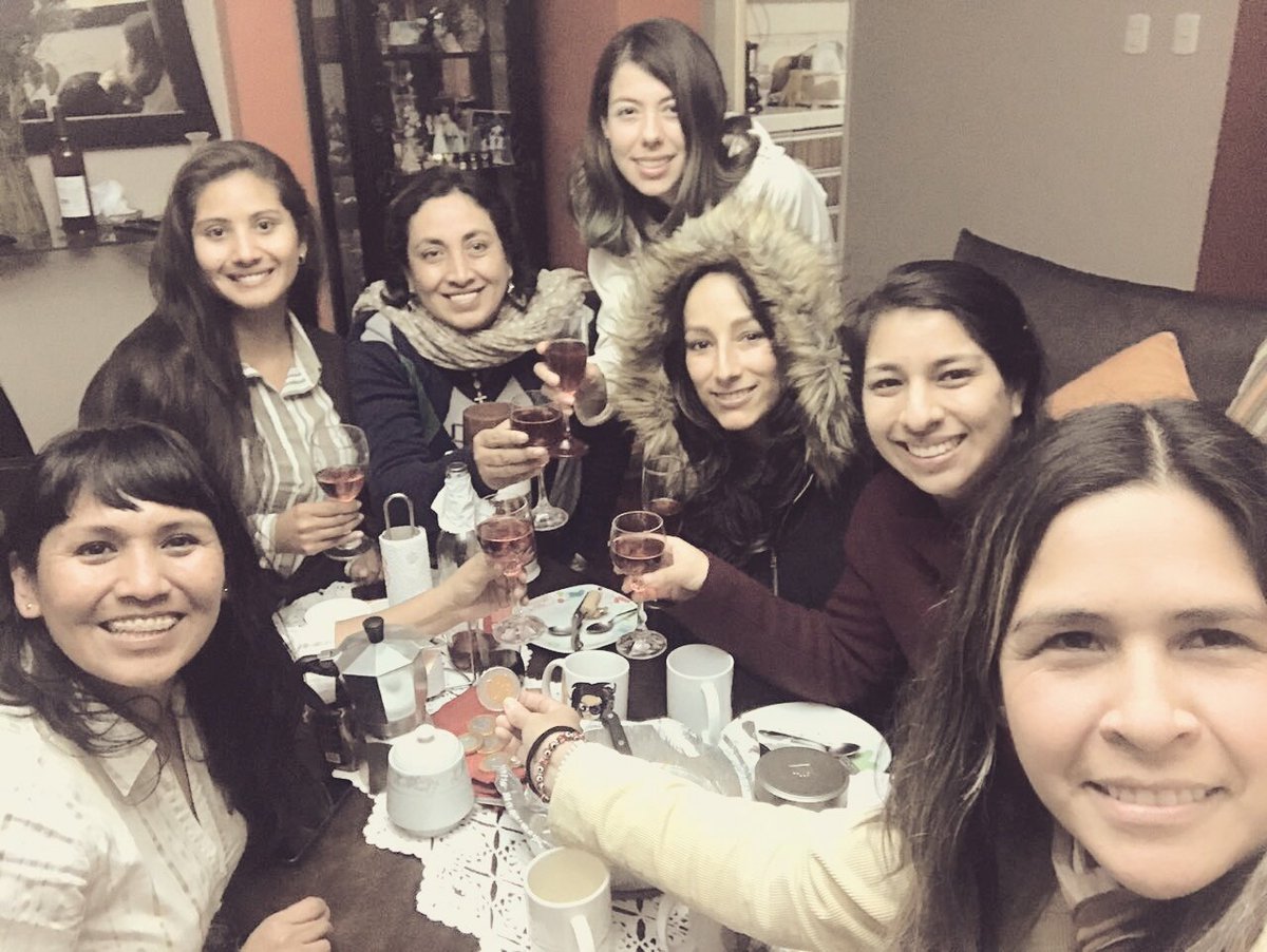 iFurniture_la's tweet photo. Potenciamos el código para diseño, creamos el Programa de mujeres #iDesigners presentamos a «las chicas iFurniture» #InnovacionSocial https://t.co/JJ3KSYdBx0