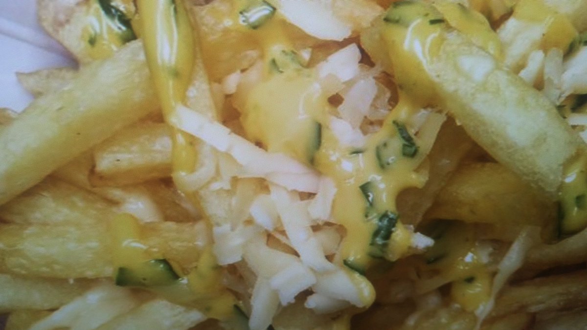 cultureandchips's tweet photo. Thanks for the lovely #lunch from @wearecanteen #Chips #GarlicCheese we love it #Classic #EatInTheCity #Limerick #FoodExperiences 🍟🖒 https://t.co/nnkKfIBdeM