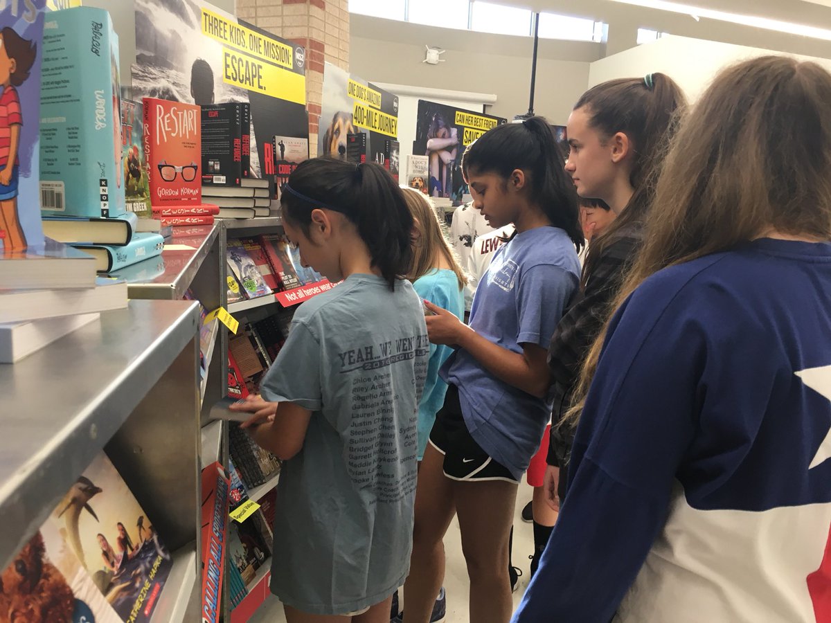 McKamy_Library's tweet photo. Book Fair starts today and goes through next week! #mckamyreads #wearemckamy @McKamyMS https://t.co/kmnPP5G8X9