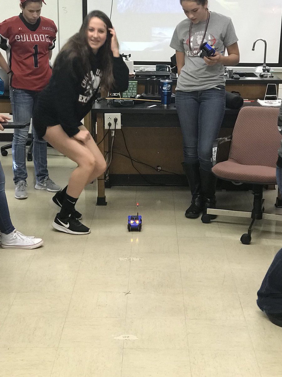 CoachBudke's tweet photo. Physical science students prepare for their CV unit lab test. #Motionunit. @TheChase_Online @TalkESU7 https://t.co/PbSeHlB73J