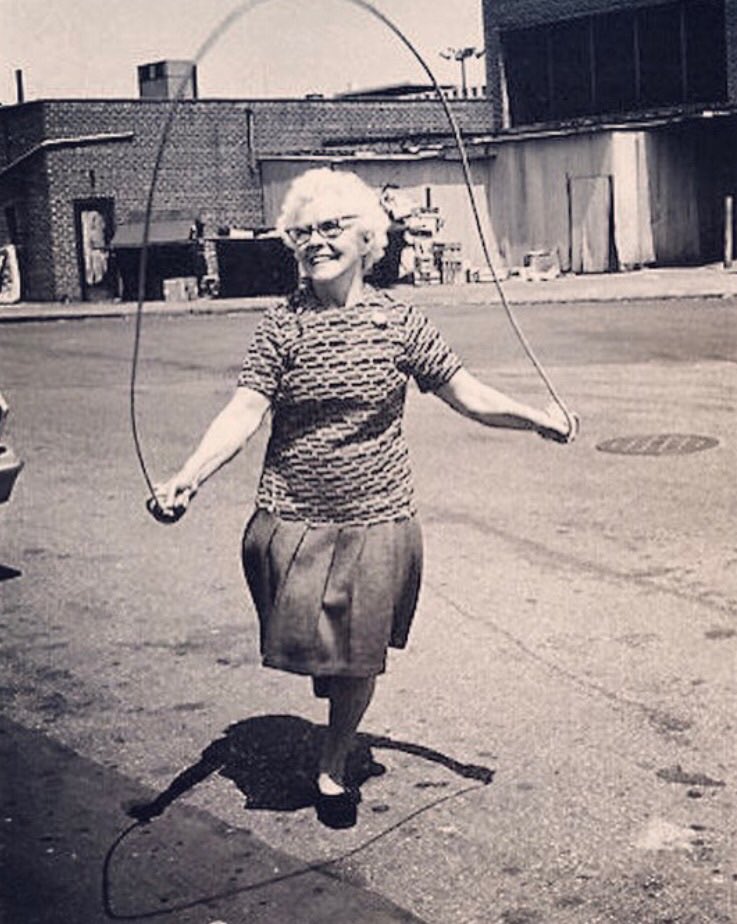 HLHistories's tweet photo. Isabel Croft Jumping rope, Brooklyn; 1972. Photo by Arlene Gottfried
#youreonlyasoldasyoufeel #youth #age #brooklyn #picoftheday https://t.co/N6mt7arVfV