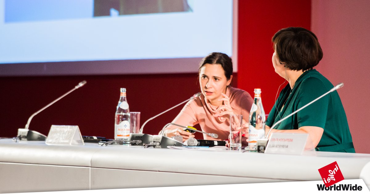 During Master Class “A conversation in colours” Cristina Celestino stated: “I’m always looking at designer objects from the point of form and functionality”