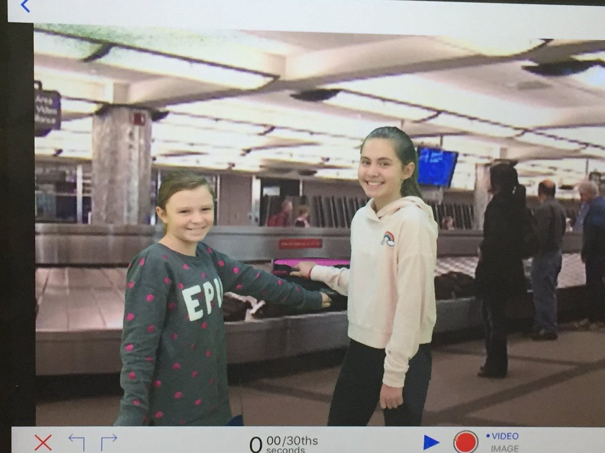 DoInkTweets's tweet photo. RT @PincusMichael: Cool use of the Green Screen in B6.  #scarsdalemspride #ipad https://t.co/8z5RCvmzgK #doink