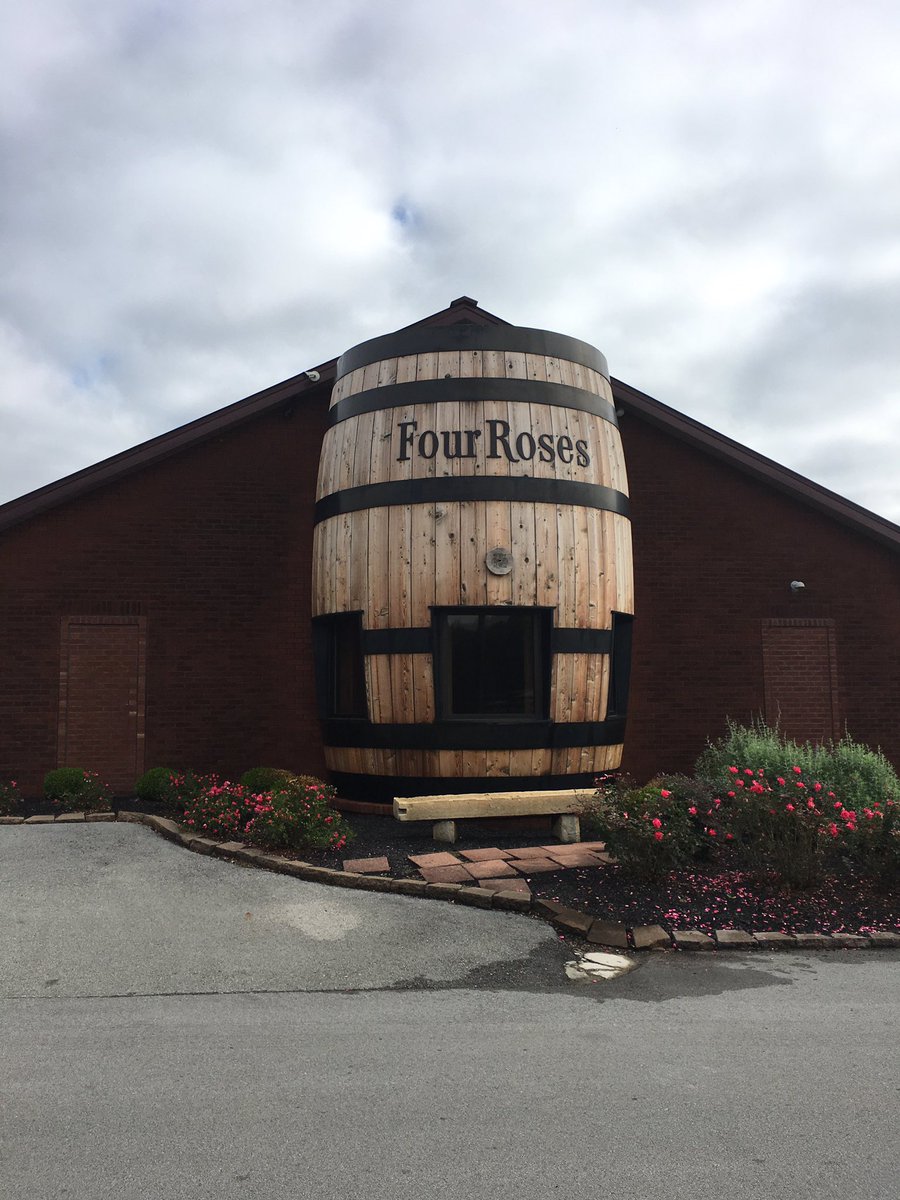 Cobra_F3's tweet photo. The best roses out there
#ChasingBourbon
#RunforRick
@willrun4bourbon https://t.co/dxUlmB7sJA