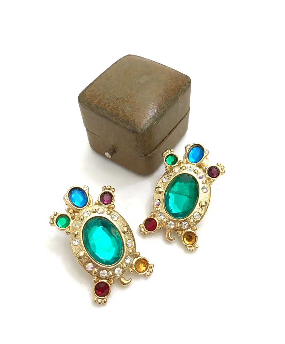 VintageImagine's tweet photo. https://t.co/JbOXmQcU1O
JJ Large Turtle Earrings
#vintagebrooch #plsfollow4updates #signedJJ #more2come #etsyretwt #etsyvintagesellers https://t.co/ixFO1v5m61